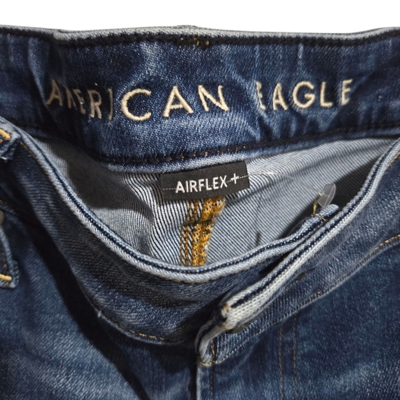 American Eagel Men's Airflex + Blue Jeans - Picture 3 of 6